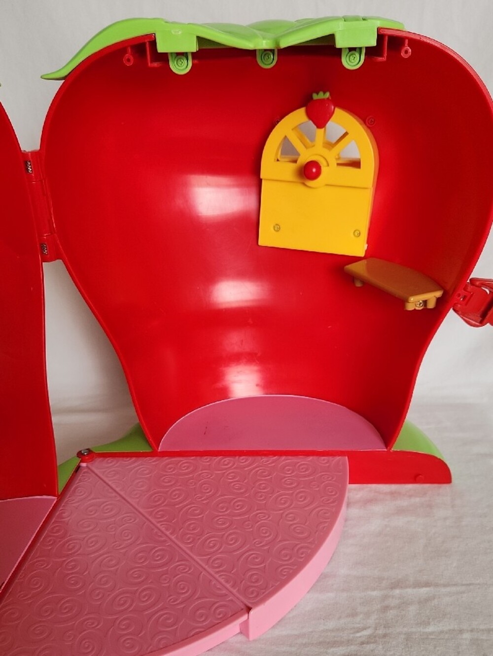 Vtg 2003 Bandai Strawberry Shortcake Berry Happy Home Playset Bed Fashion Closet - Picture 7 of 15